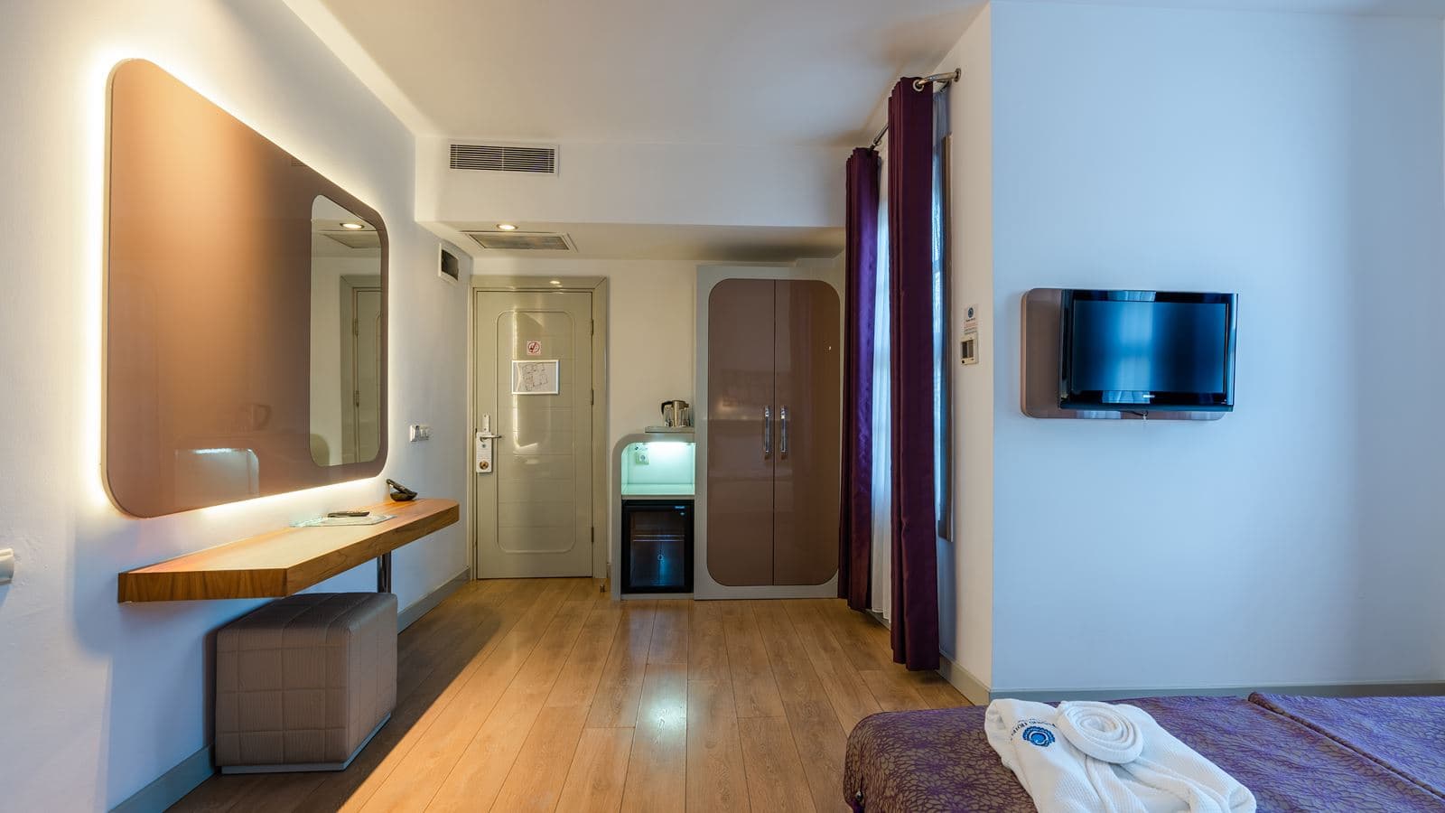 rooms-family-room