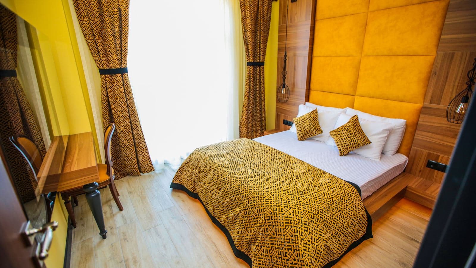 rooms-standard-room