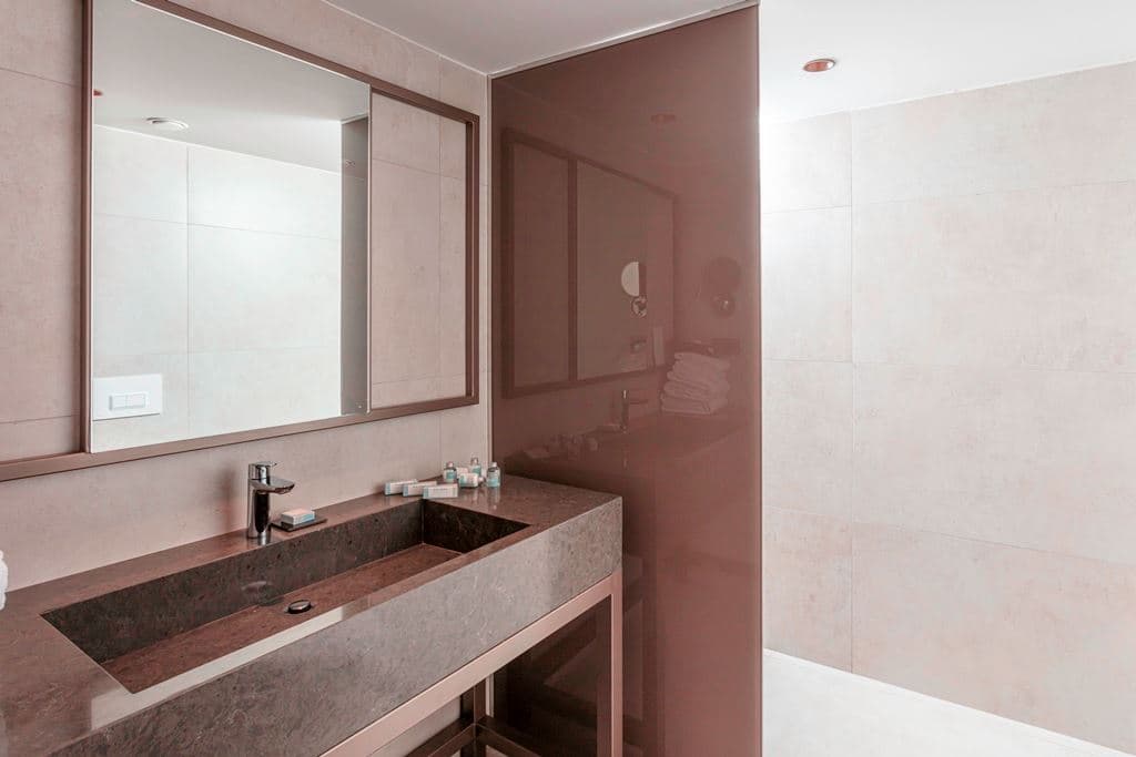 rooms-junior-suite-land-view