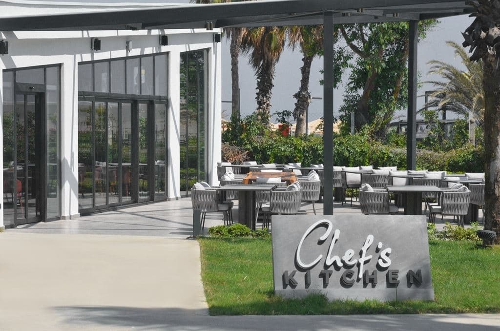 restaurants-chef-kitchen