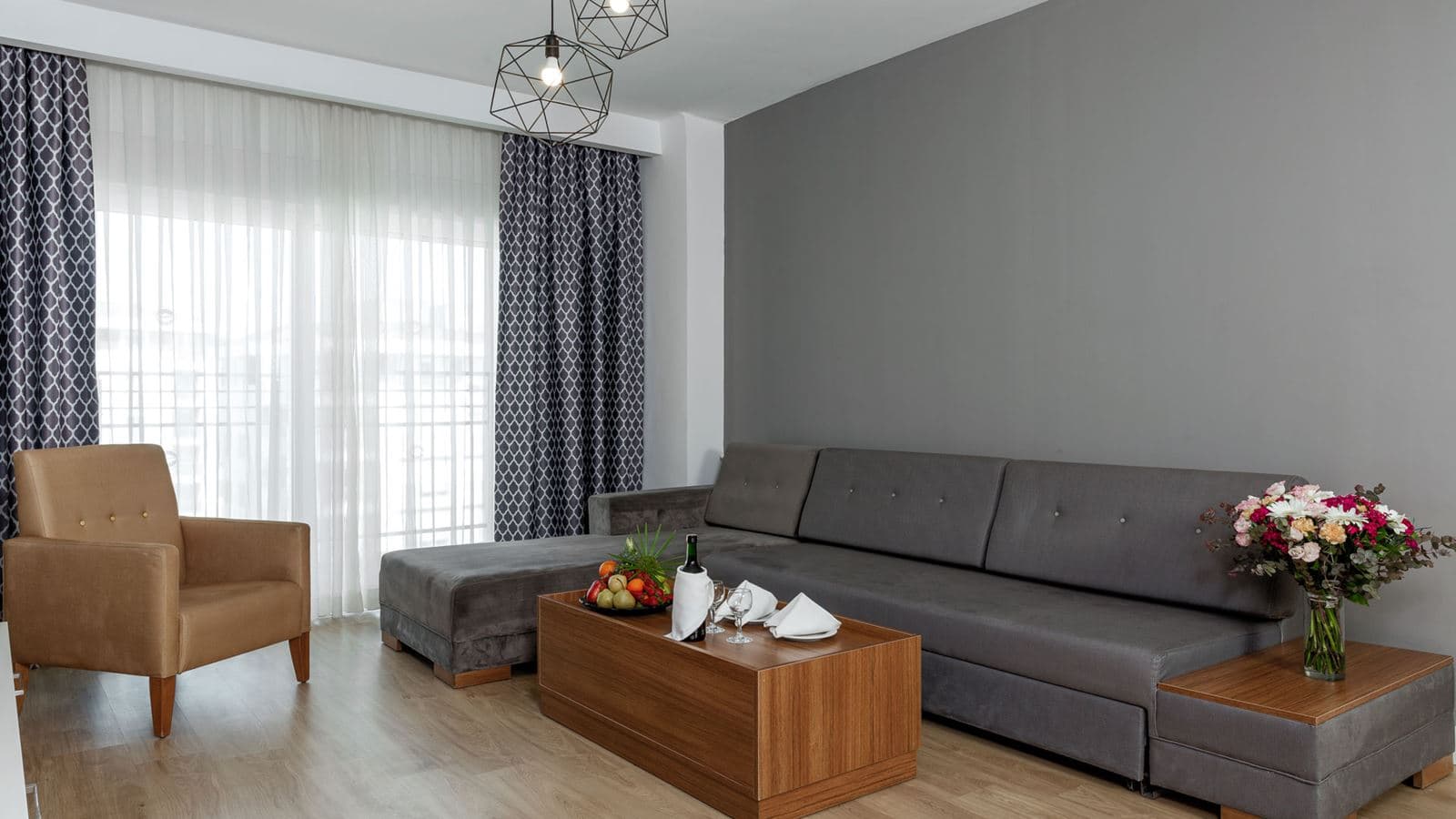 rooms-deluxe-suite