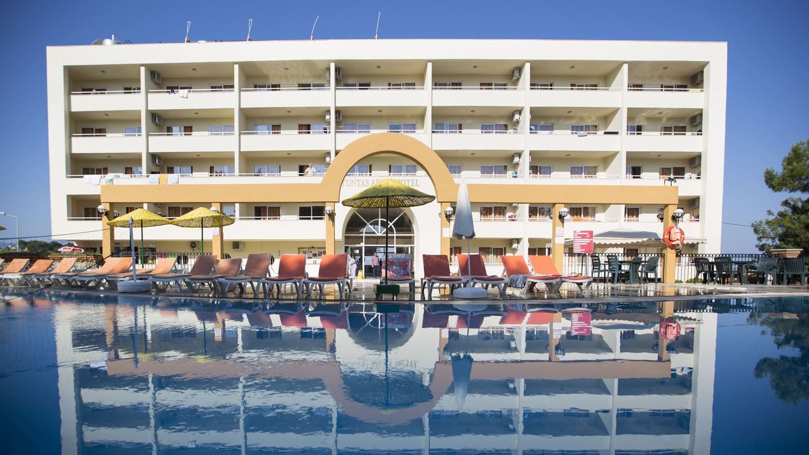 pools-outdoor-pool