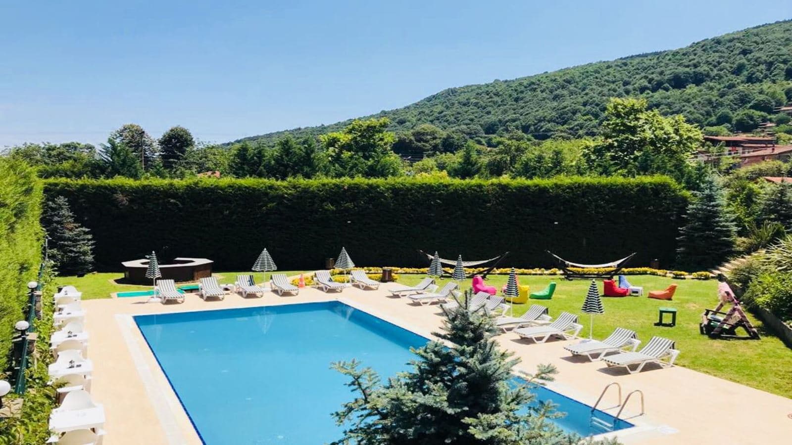 pools-outdoor-pool
