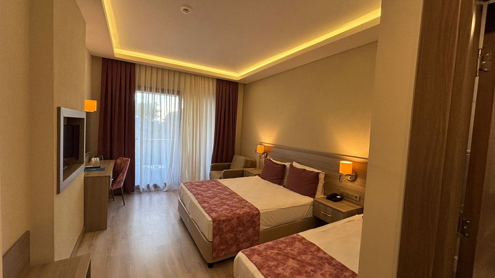 rooms-family-room-with-2-bedrooms-2-bathrooms