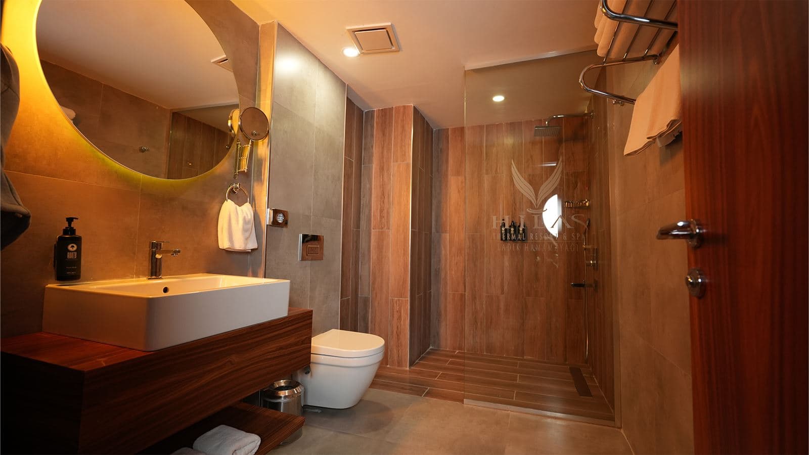 rooms-superior-room