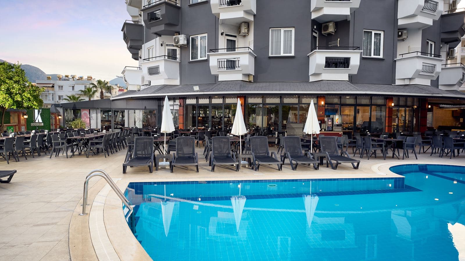pools-outdoor-pool