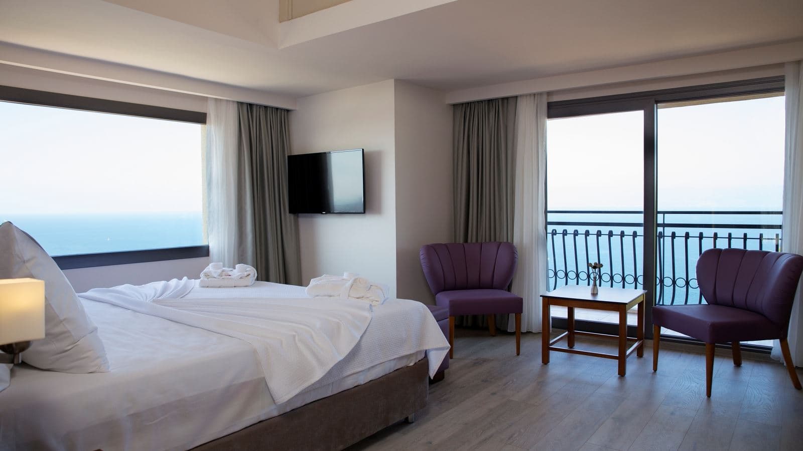 rooms-family-room