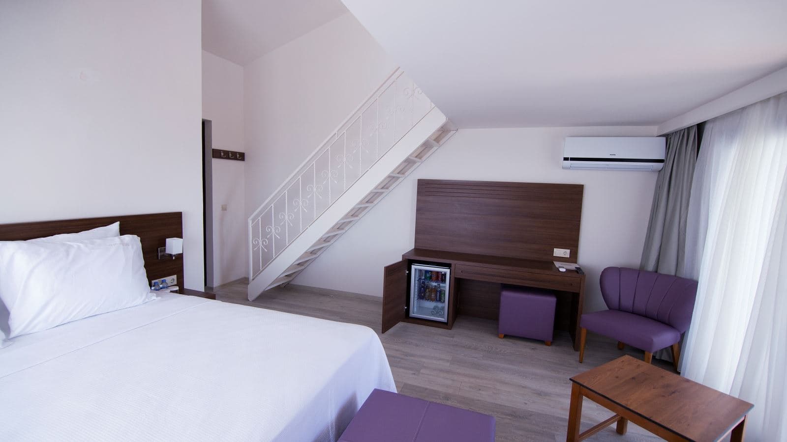 rooms-family-room