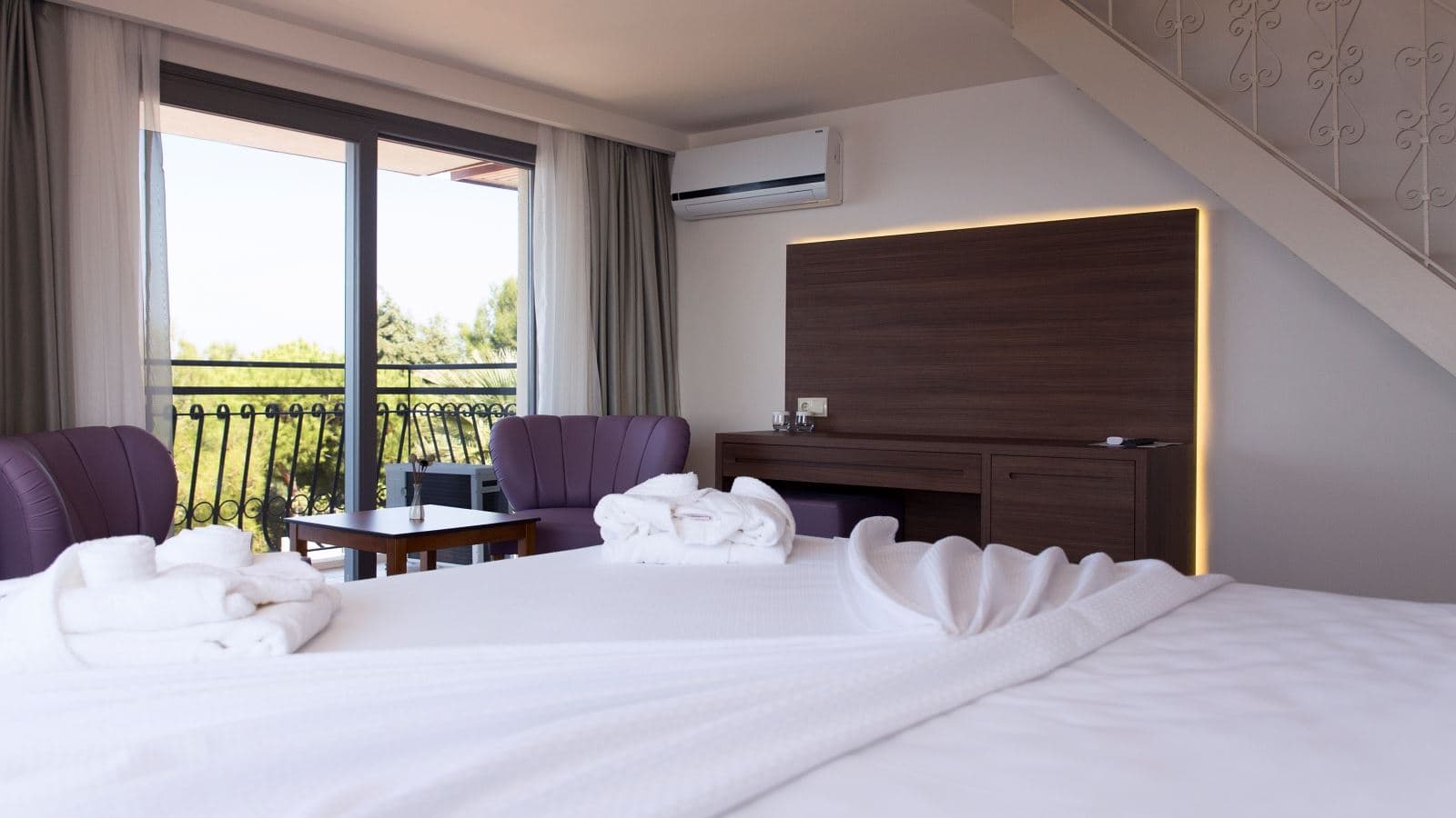 rooms-family-room