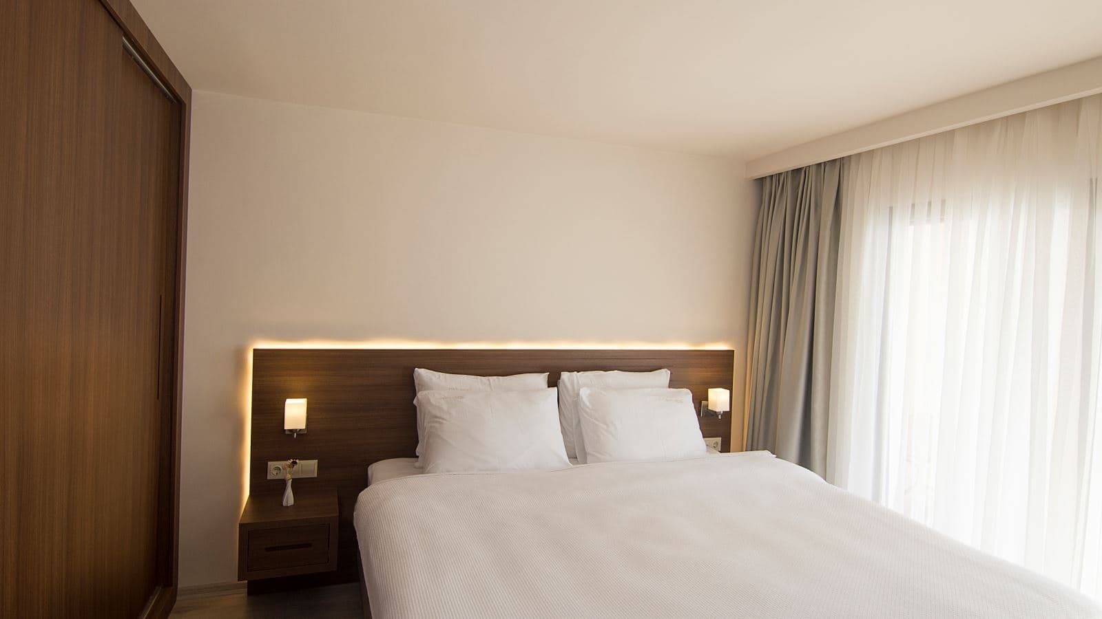 rooms-suite-room