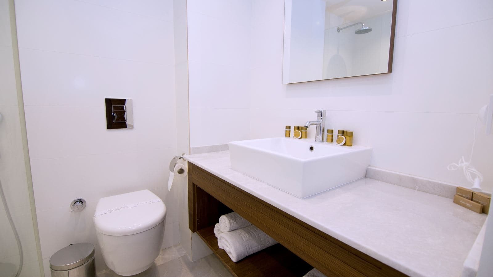 rooms-deluxe-room