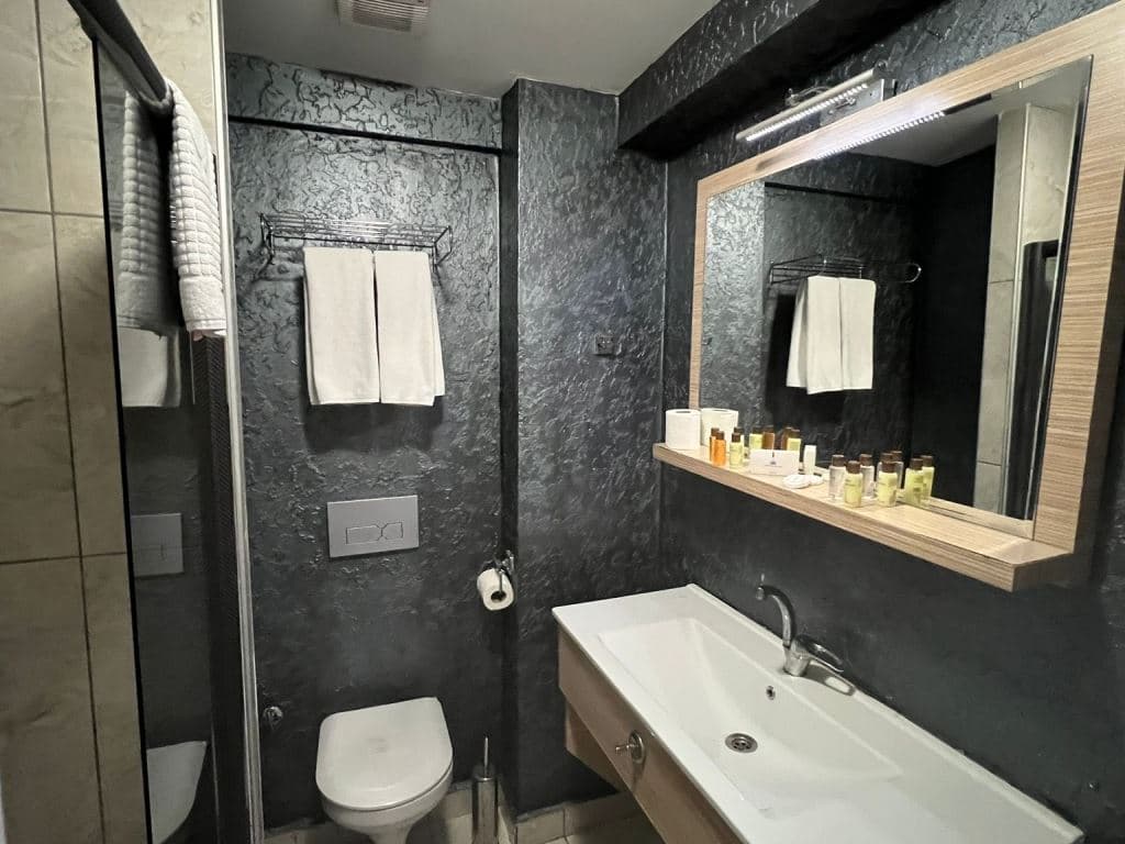 rooms-deluxe-room