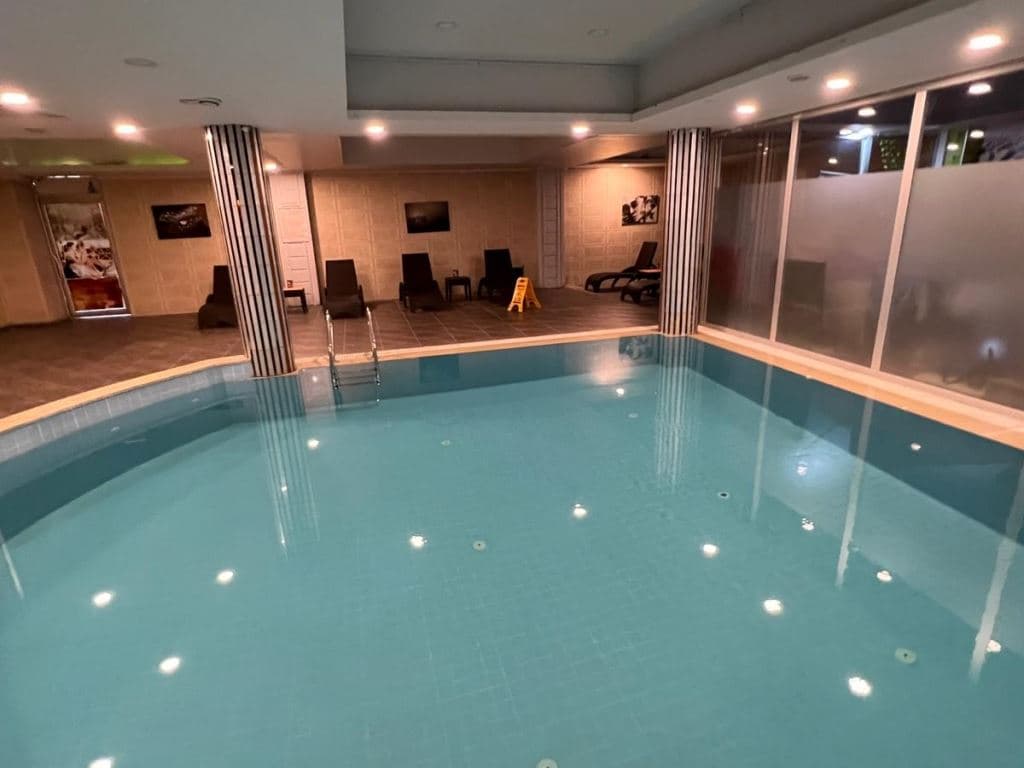 pools-indoor-pool