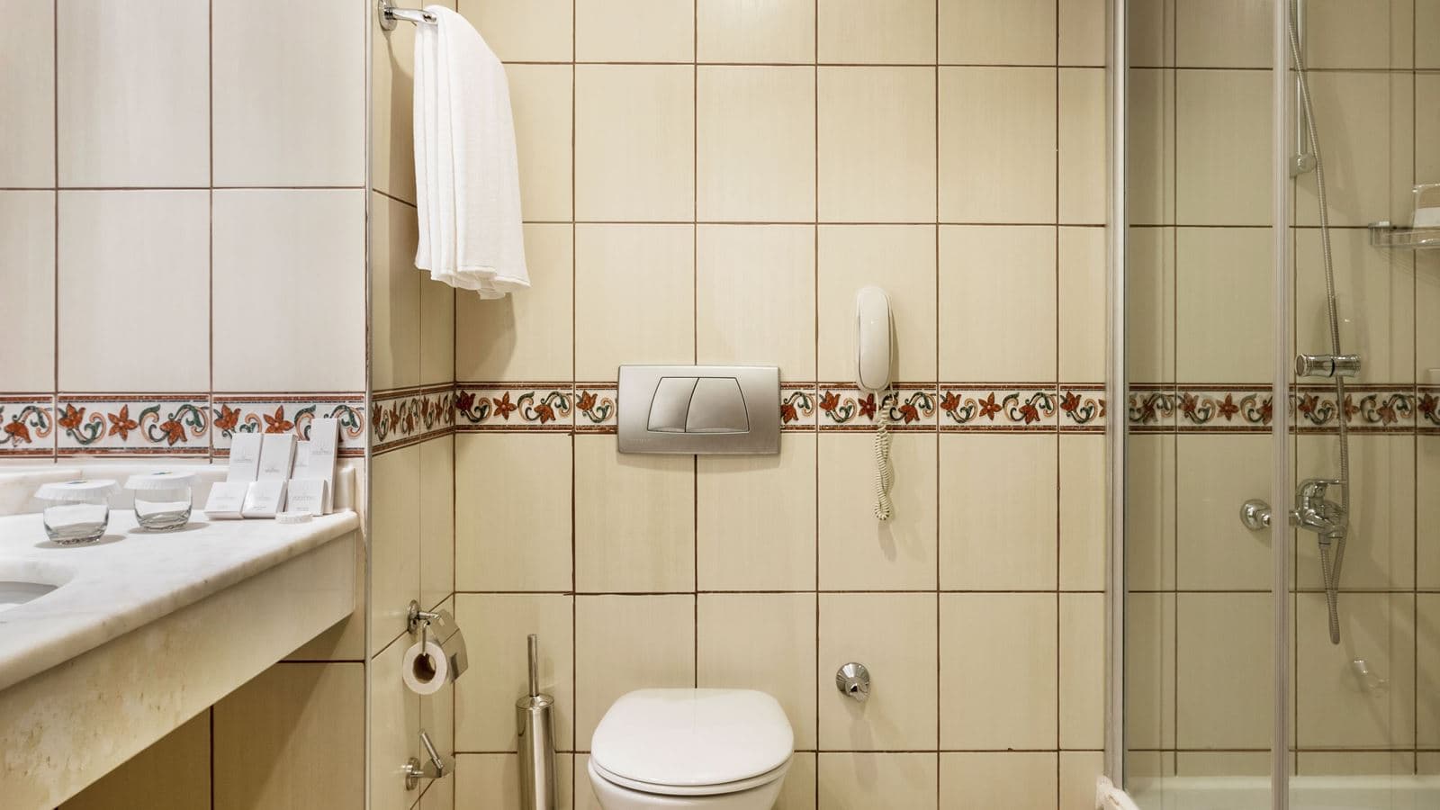 rooms-village-standard-room