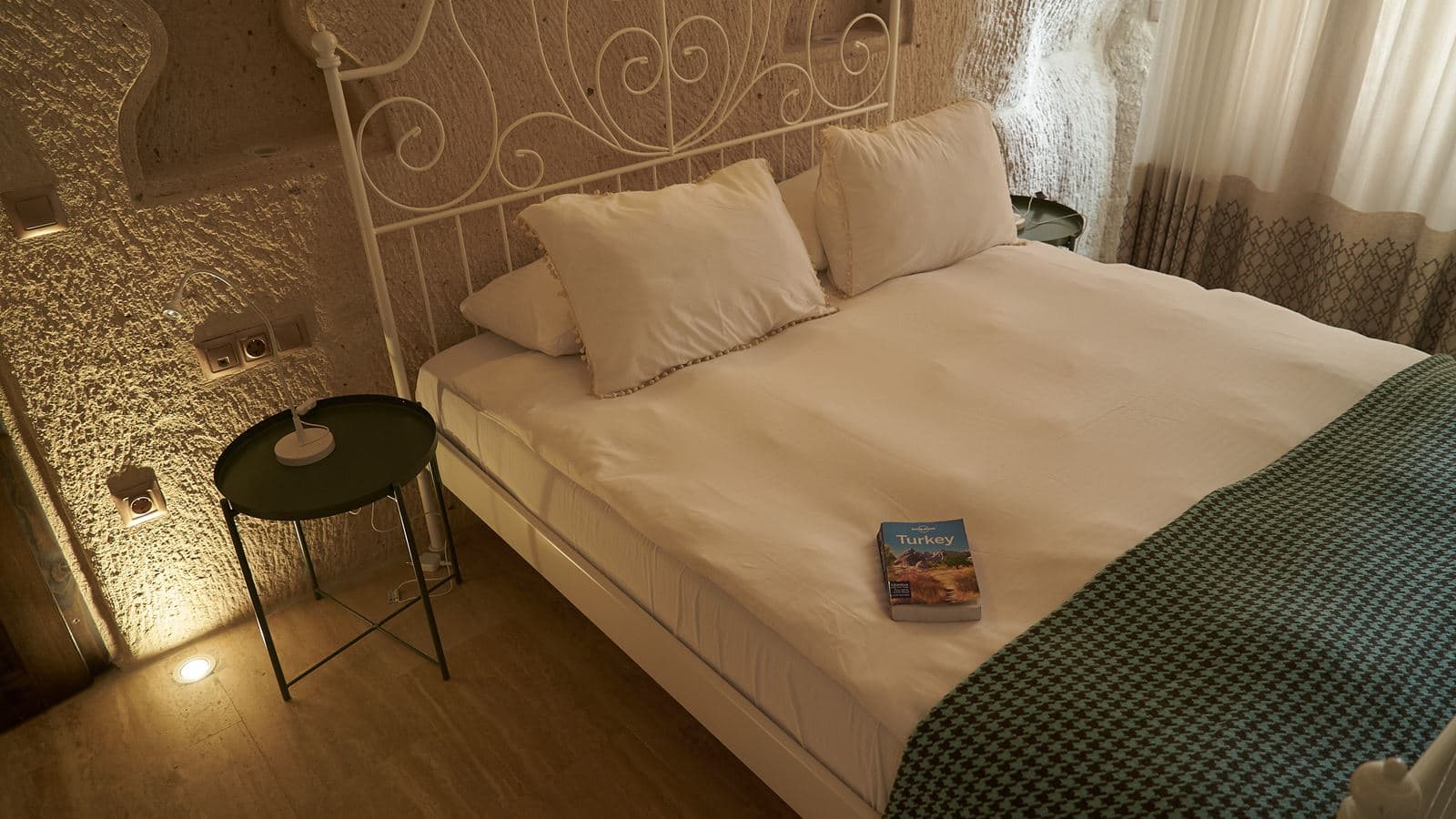 rooms-deluxe-room