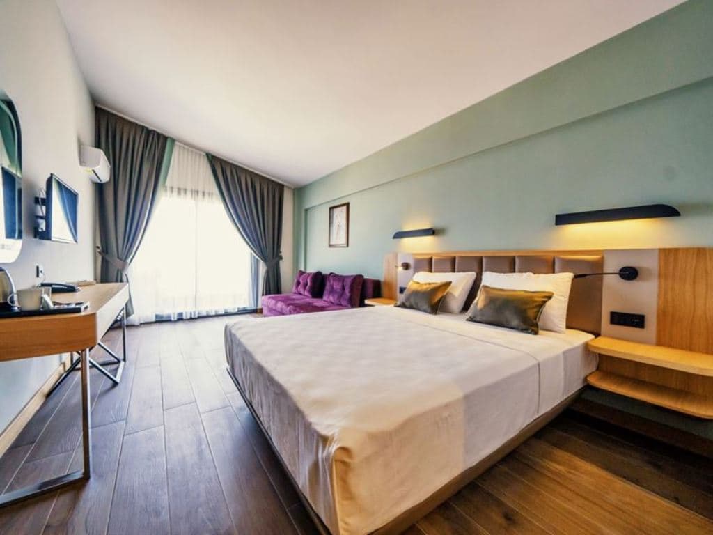rooms-superior-room