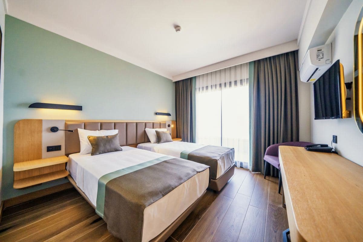 rooms-standard-land-view