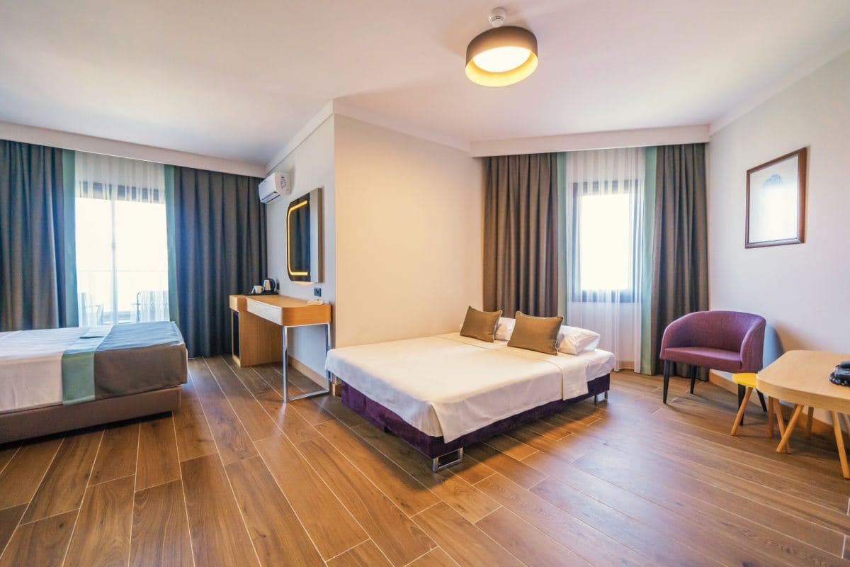 rooms-corner-sea-view