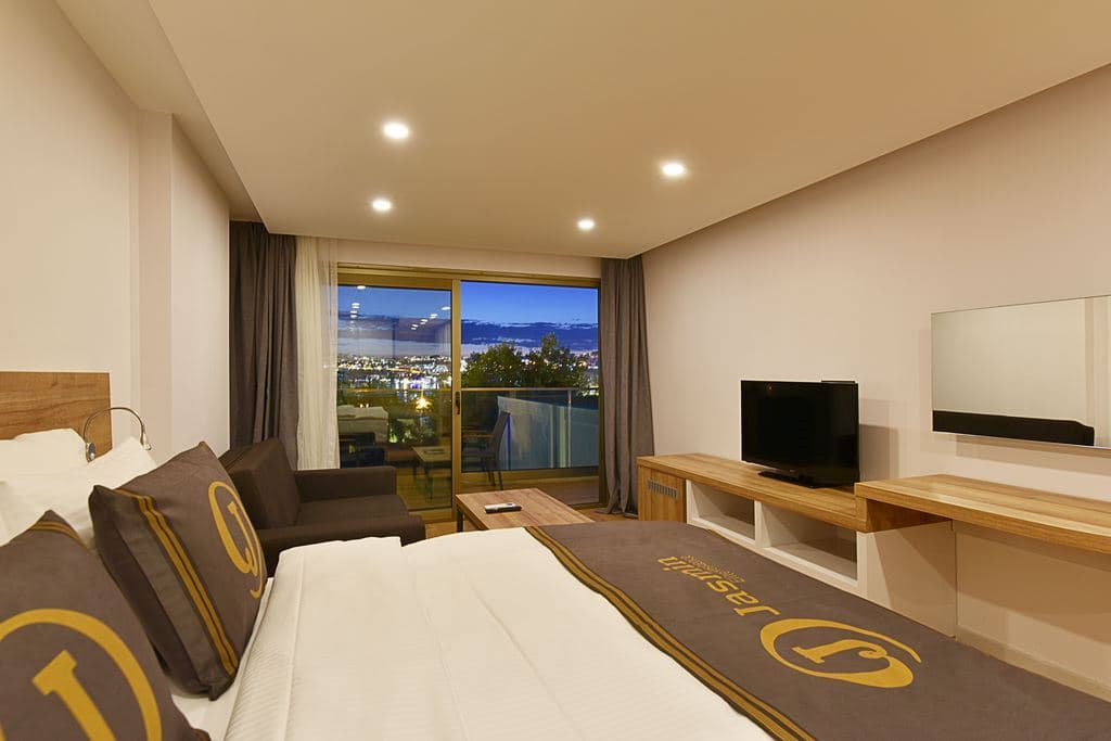 rooms-studio-roomsea-view