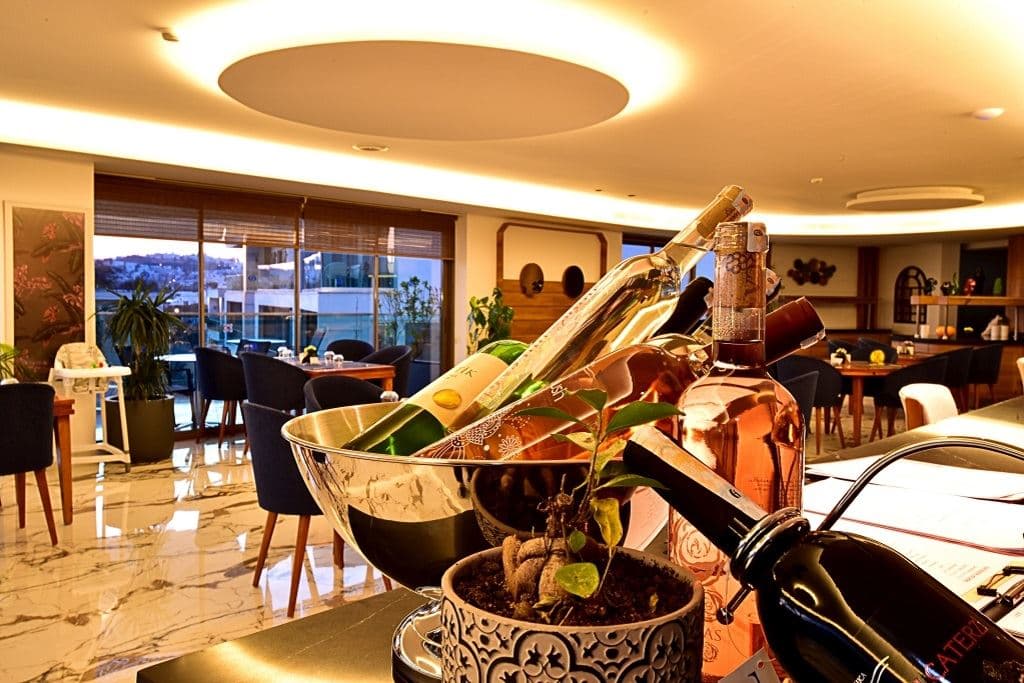 restaurants-restaurant