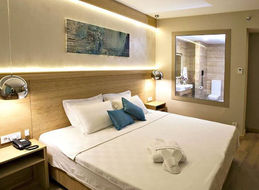 rooms-deluxe-room