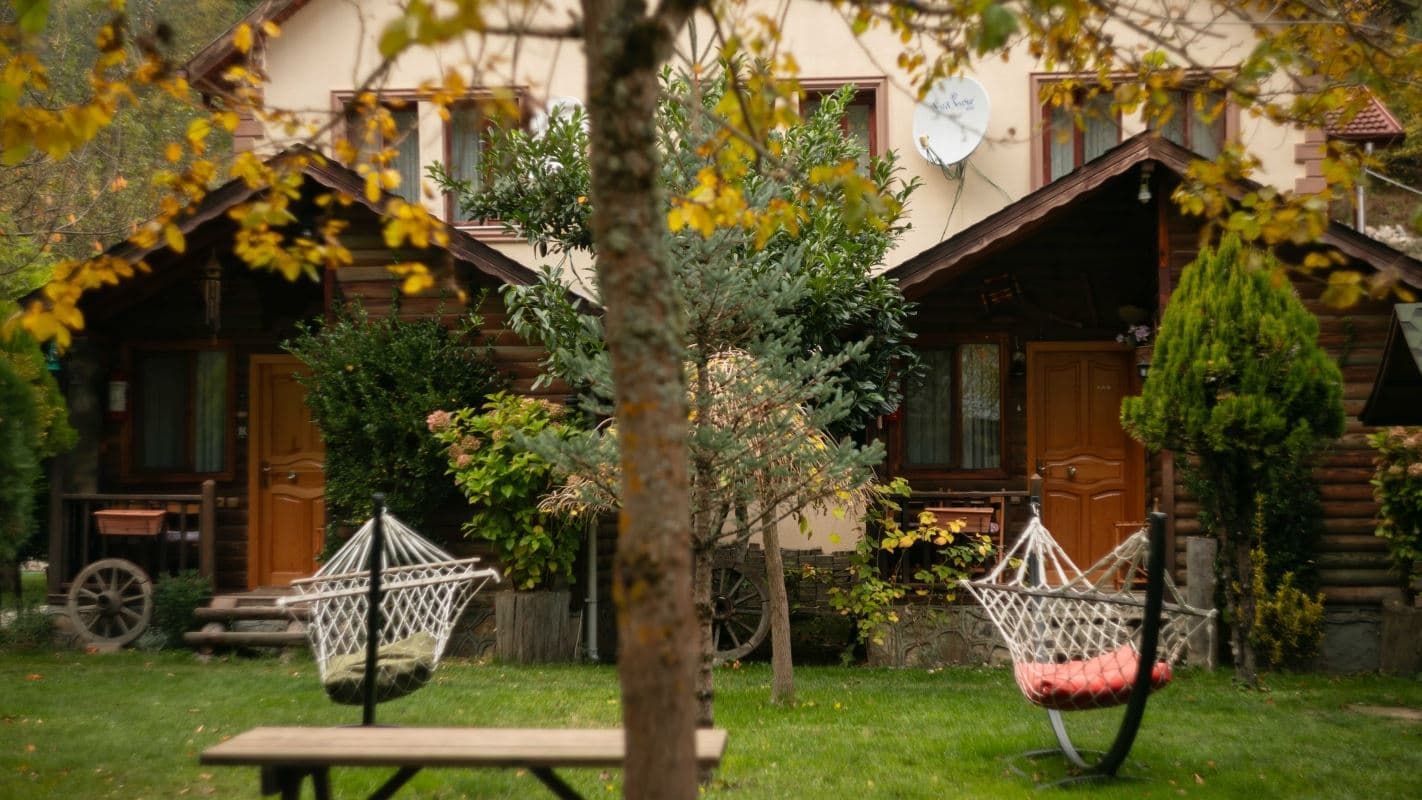rooms-bungalow-room