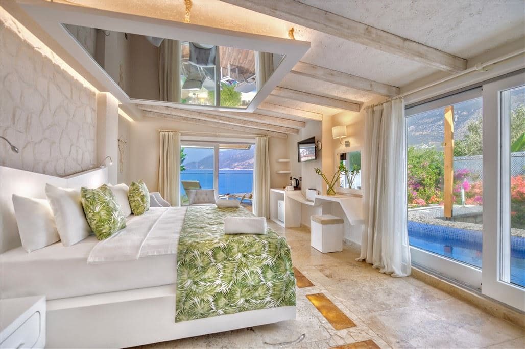 rooms-superior-room