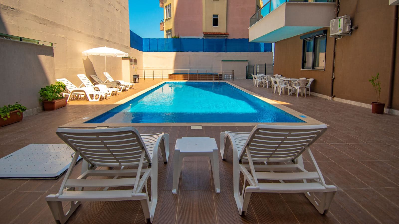 pools-outdoor-pool