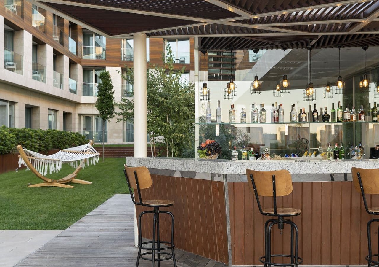 bars-orca-pool-bar