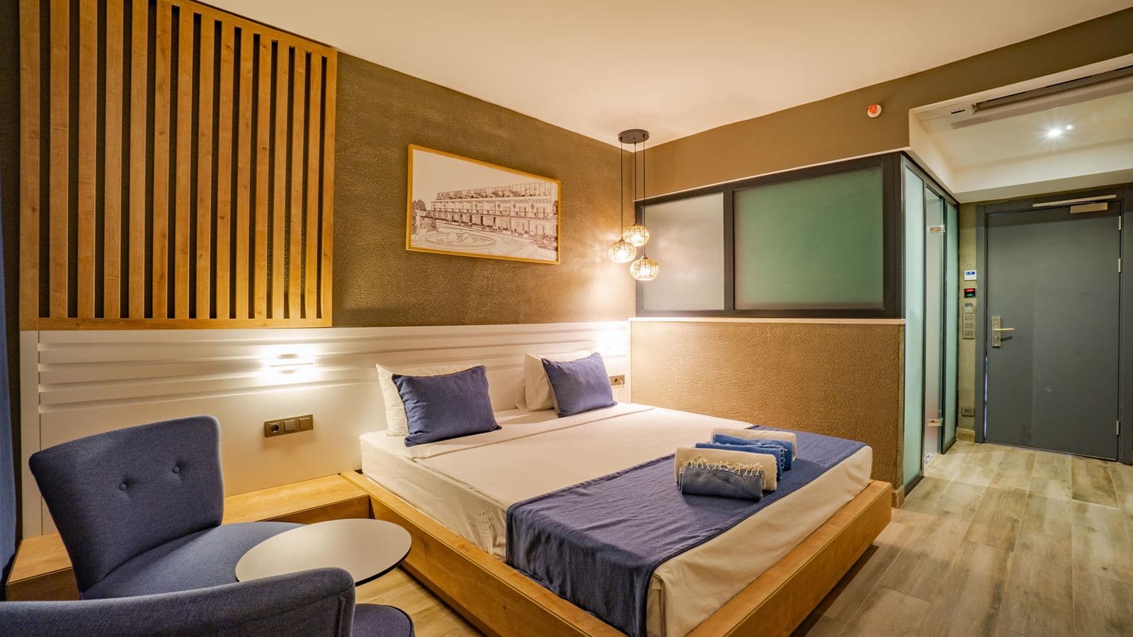 rooms-deluxe-room