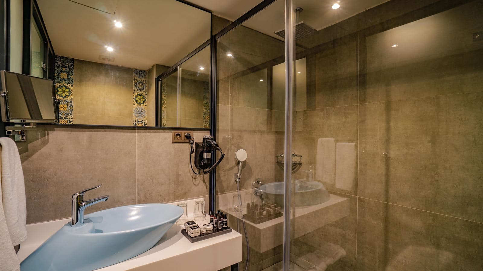 rooms-deluxe-room