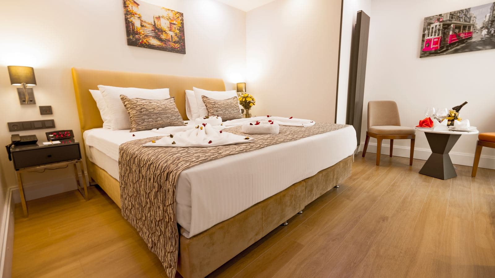 rooms-double-superior-queen-bed