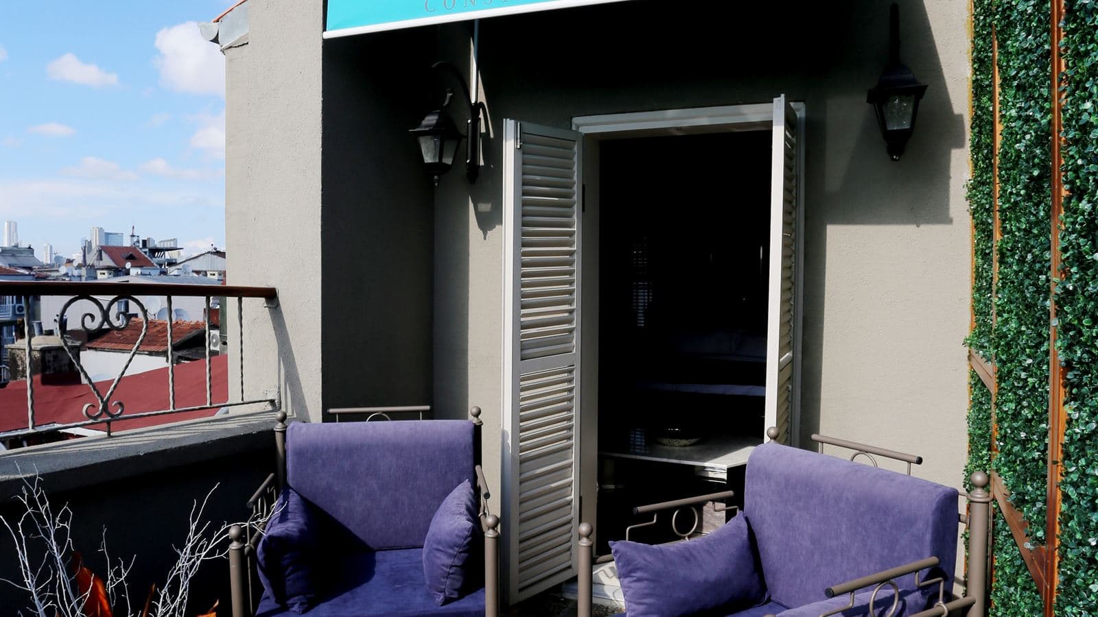rooms-suite-with-terrace