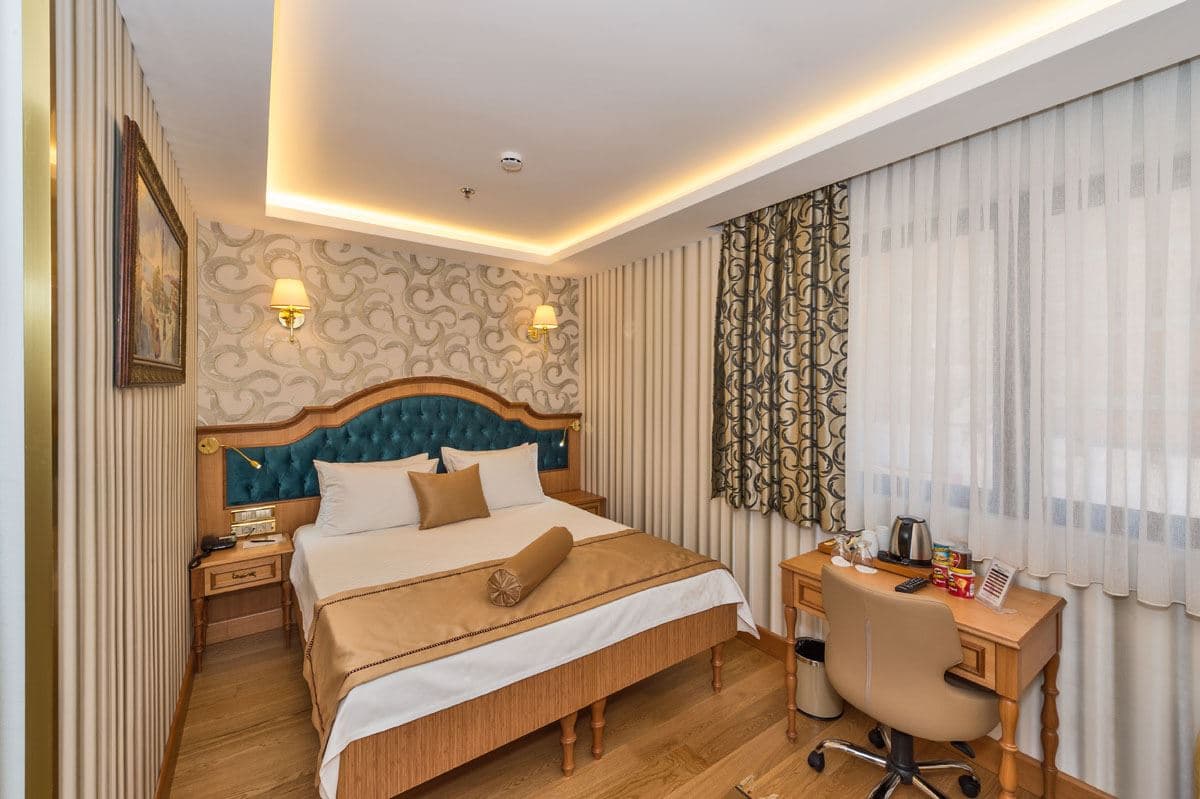 rooms-family-room-economy
