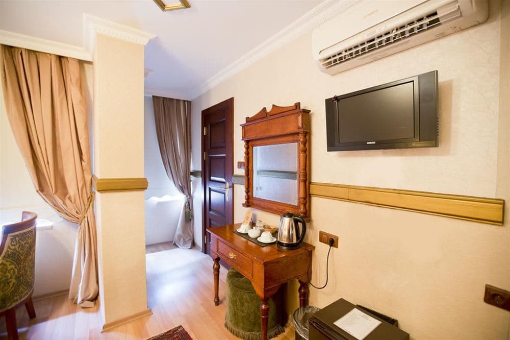 rooms-room-economy