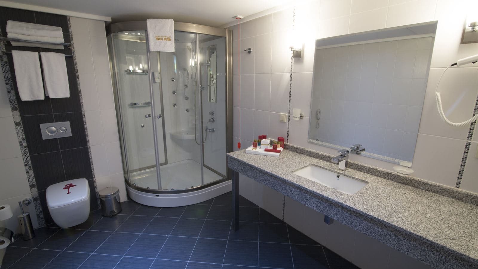 rooms-suit-oda