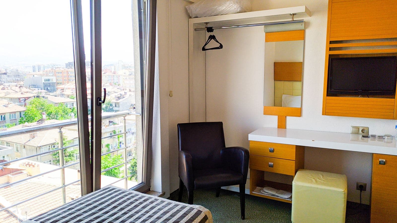 rooms-standard-room