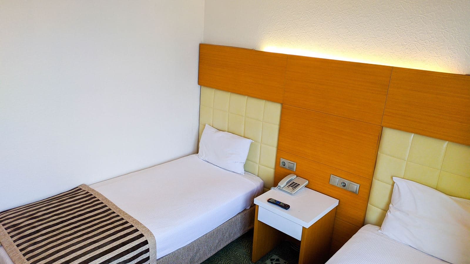 rooms-standard-room