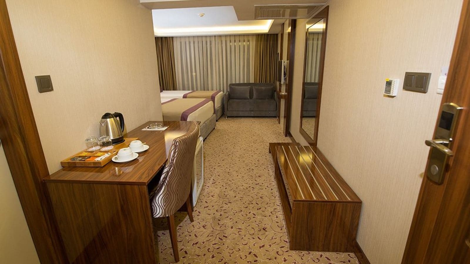 rooms-junior-suit