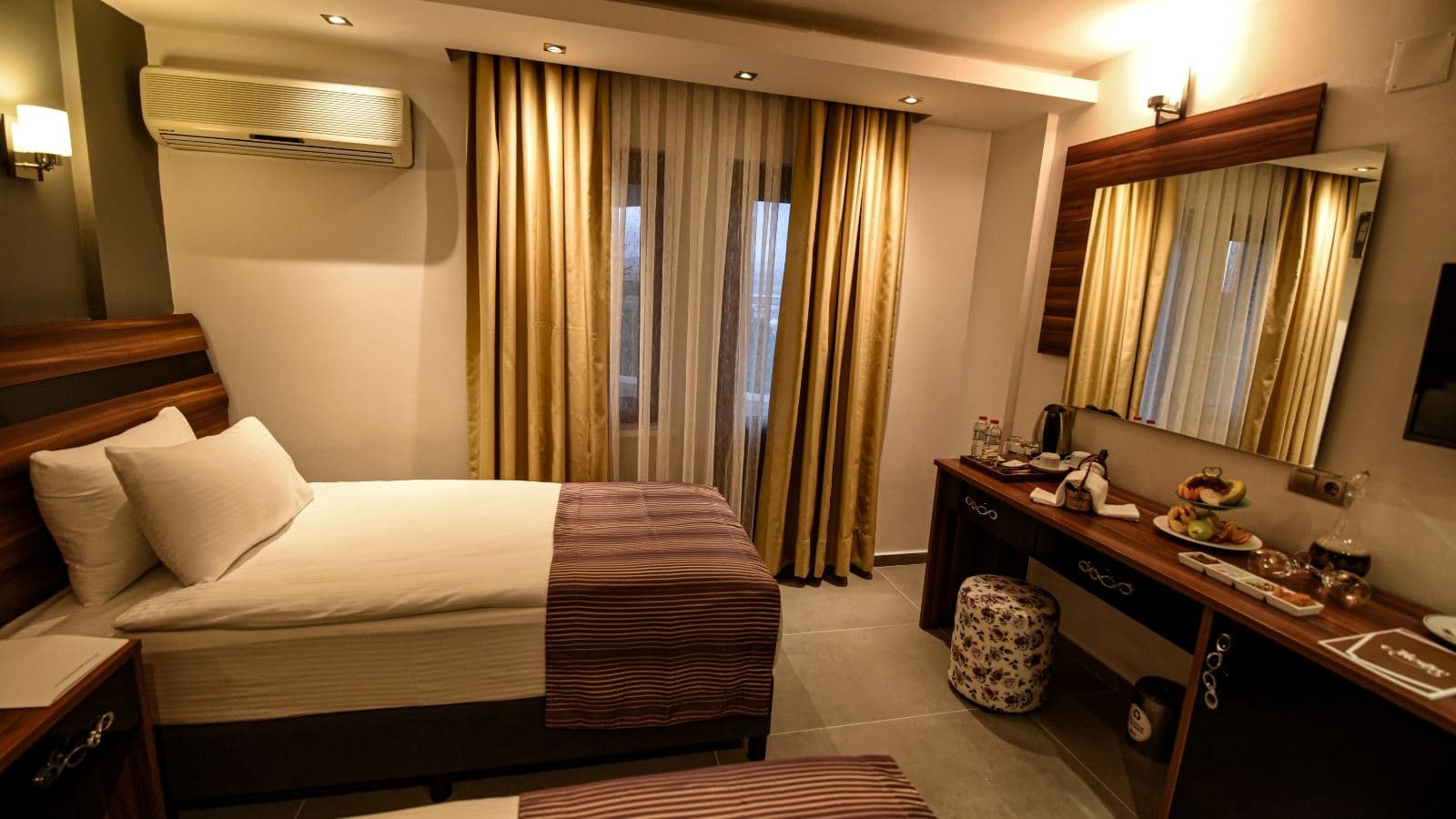 rooms-standard-room