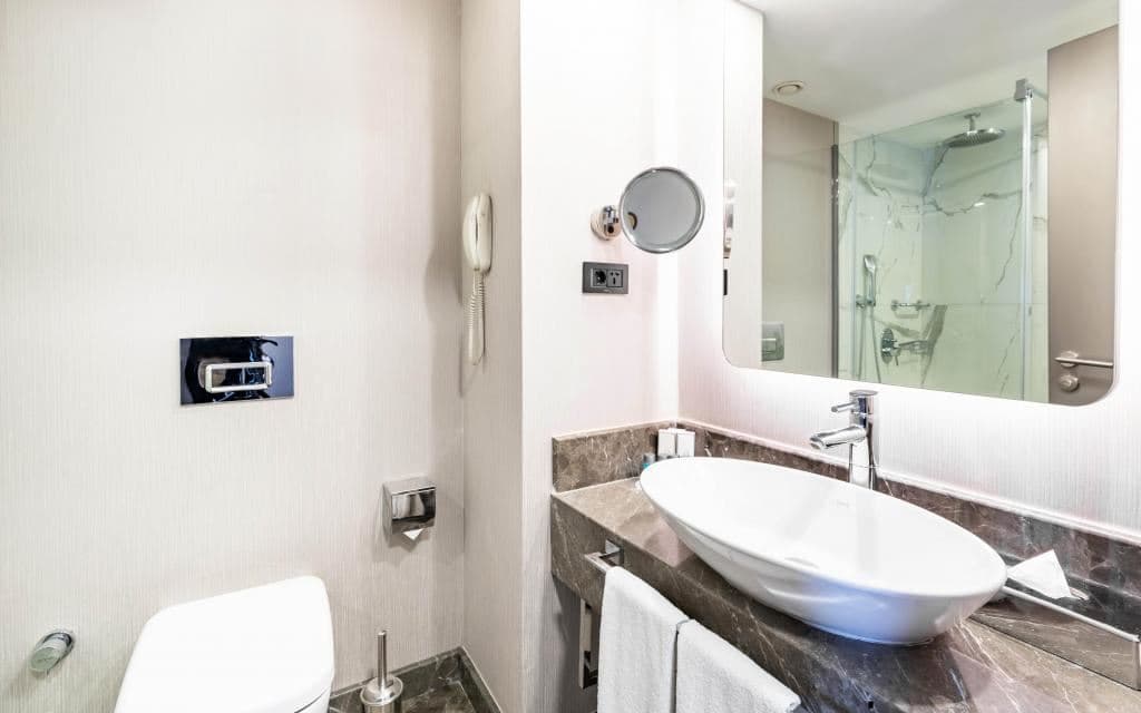 rooms-deluxe-partial-sea-view-room