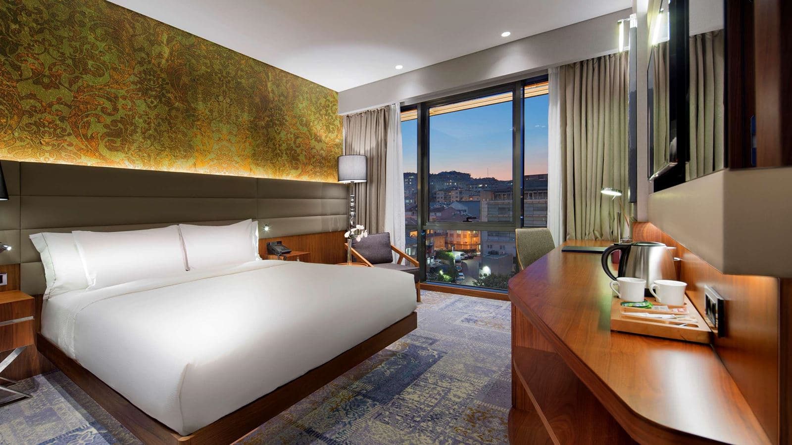 rooms-suite-king-bed-one-bedroom