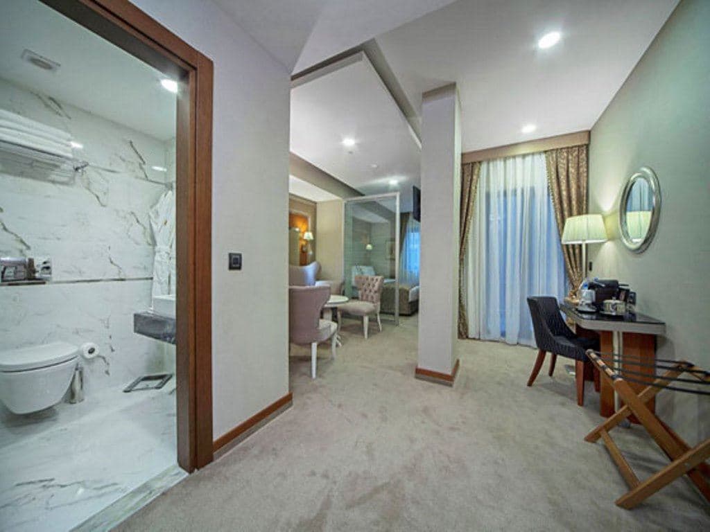 rooms-junior-suit