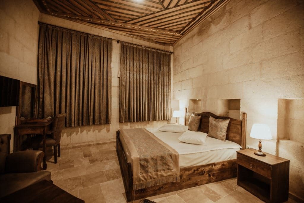 rooms-deluxe-room
