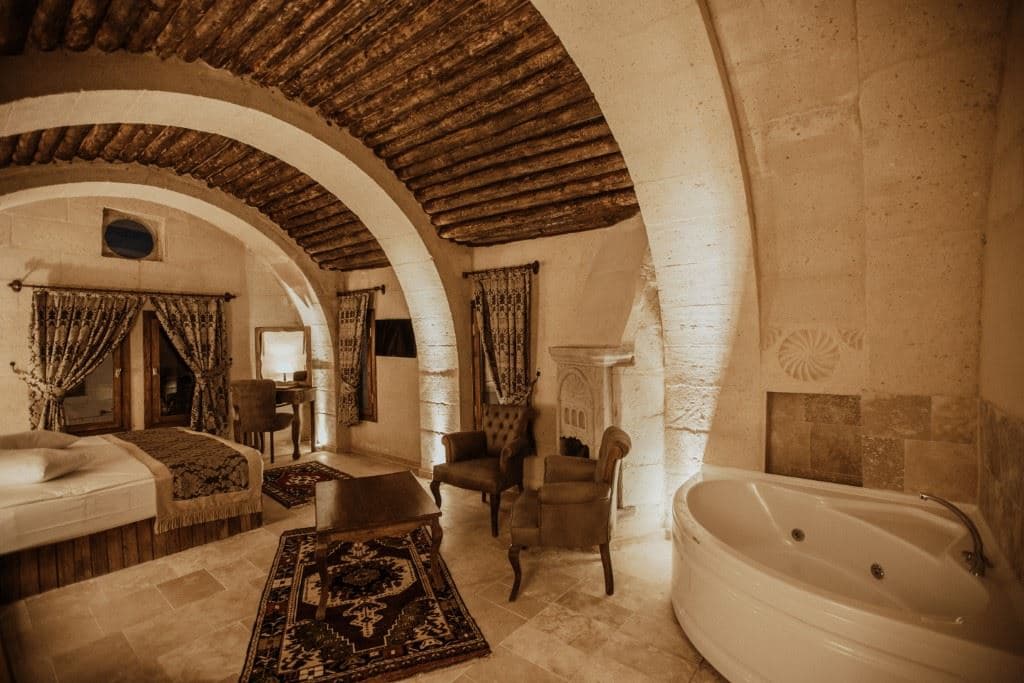 rooms-suit-room