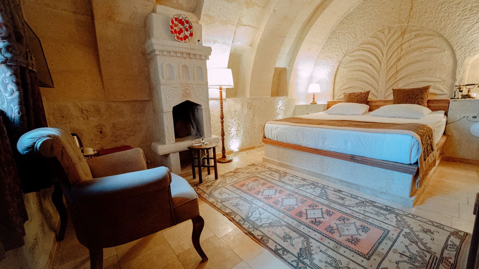 rooms-suit-room