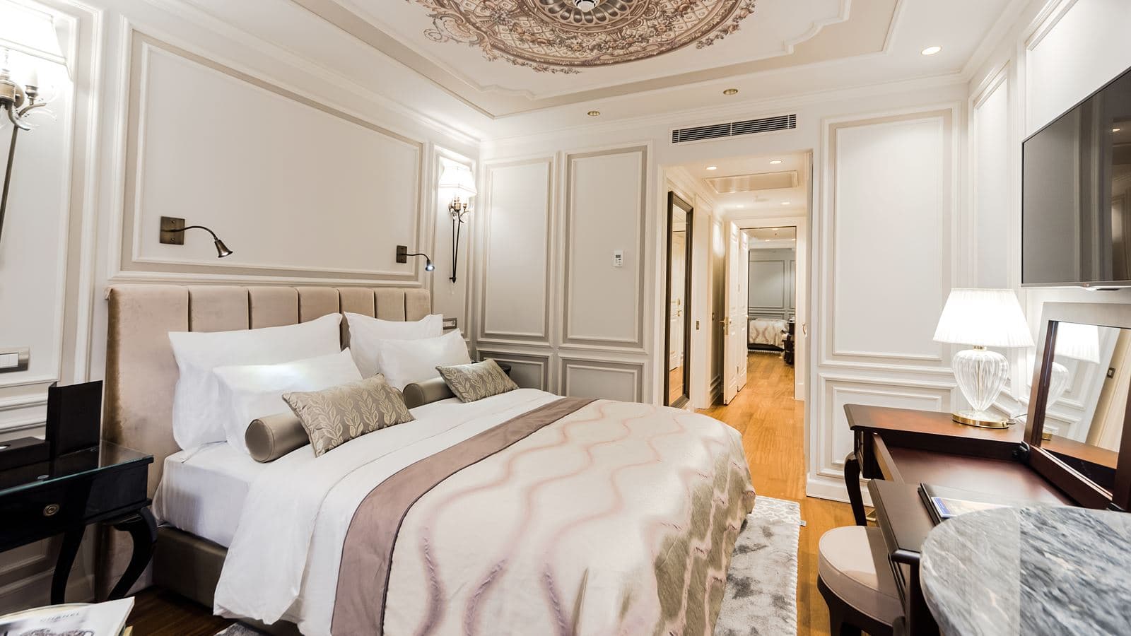rooms-family-room-connecting-room