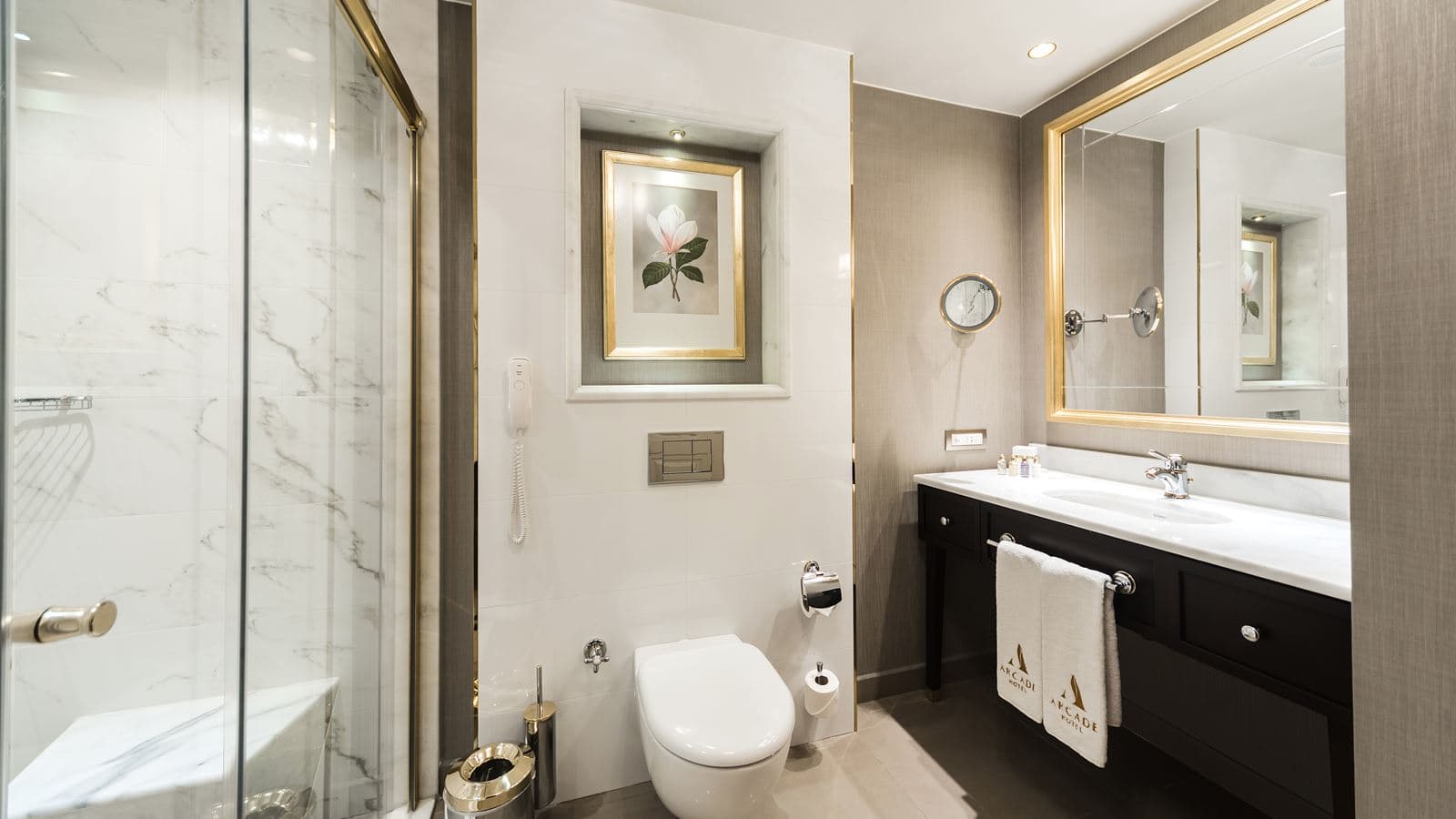 rooms-family-room-connecting-room