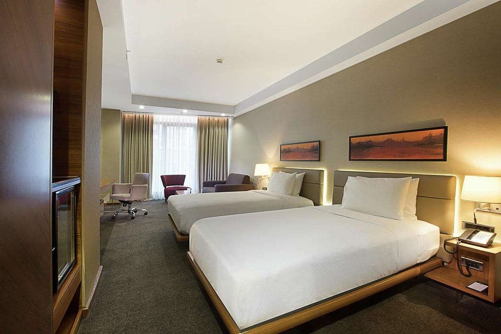 rooms-deluxe-room
