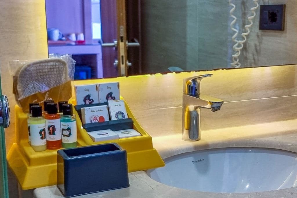 rooms-superior-family-room